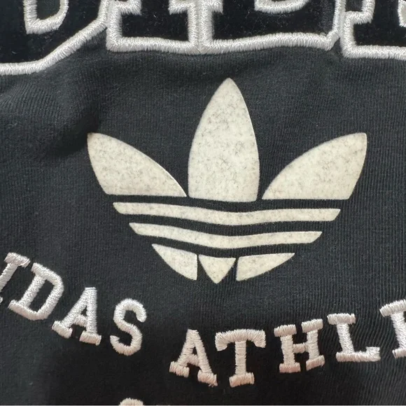 adidas Originals Size Medium Cropped Lace Trim T-Shirt Black White Crop V-Neck - Picture 8 of 8